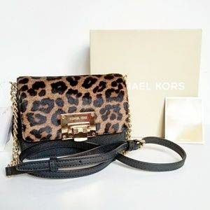 MICHAEL KORS TINA CROSSBODY CLUTCH